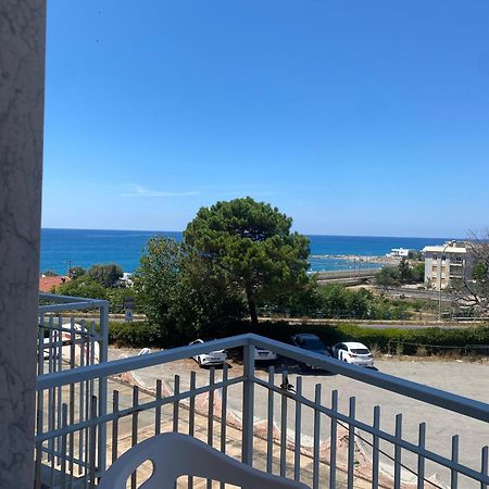 Bed and Breakfast Al Torrione Кампора-Сан-Джованни Экстерьер фото