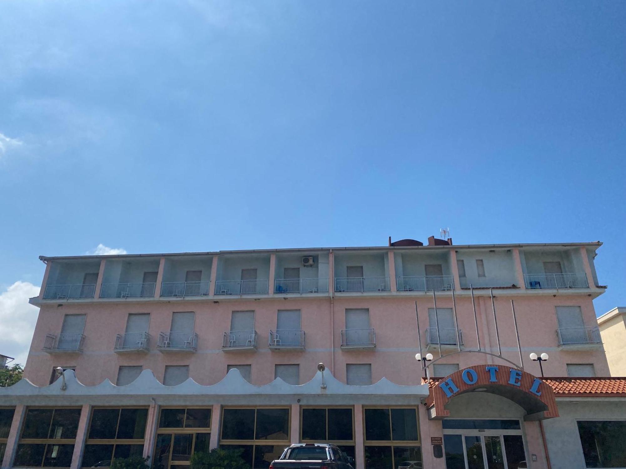 Bed and Breakfast Al Torrione Кампора-Сан-Джованни Экстерьер фото
